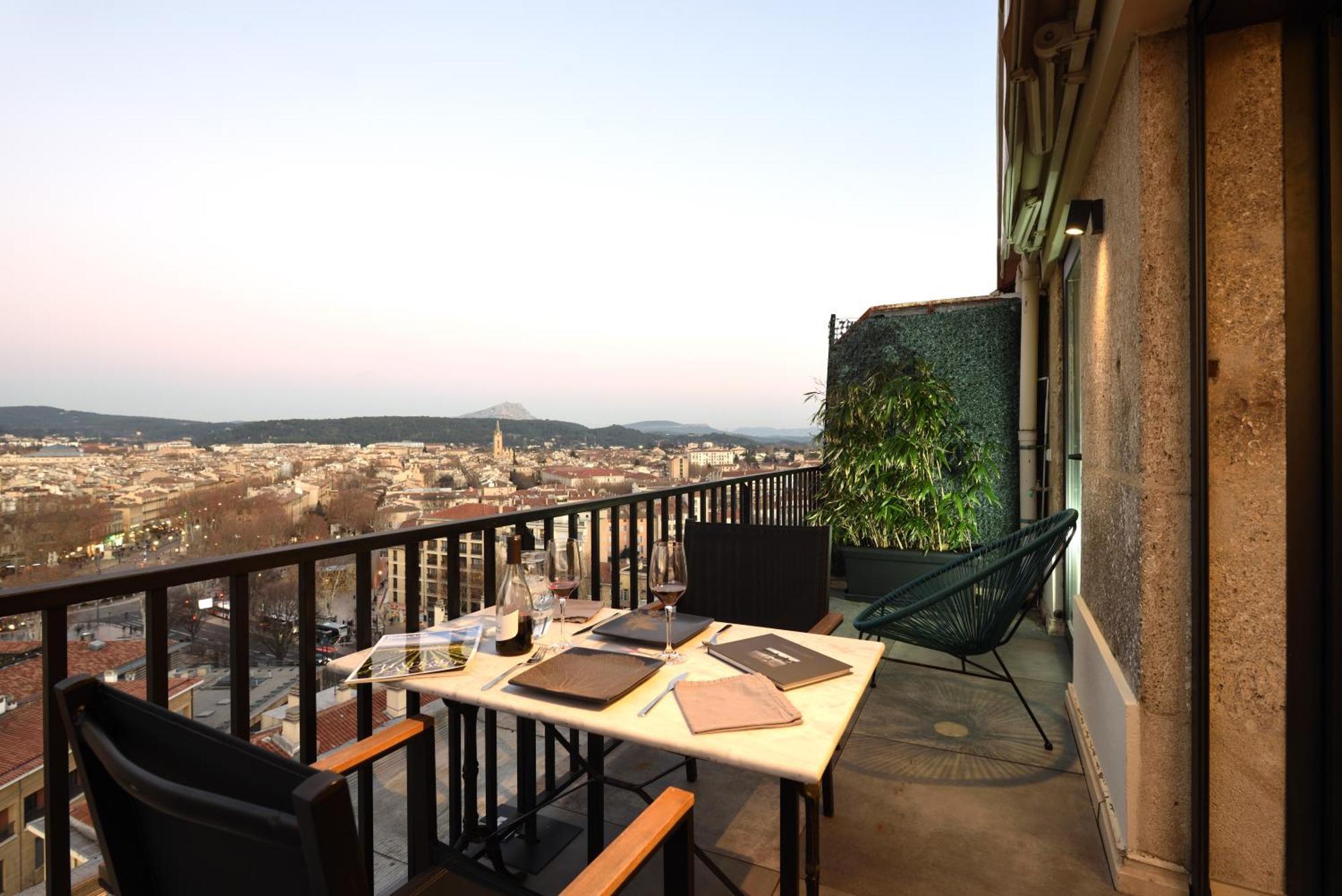 Aix Rooftop Luxe T2 - Hypercentre Rotonde - Terrasse - Vue - Parking Apartment Aix-en-Provence