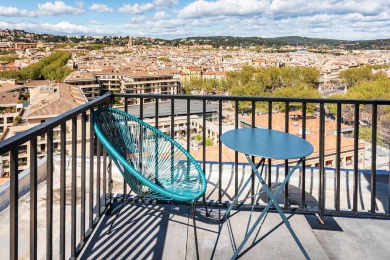 Aix Rooftop Luxe T2 - Hypercentre Rotonde - Terrasse - Vue - Parking * Aix-en-Provence