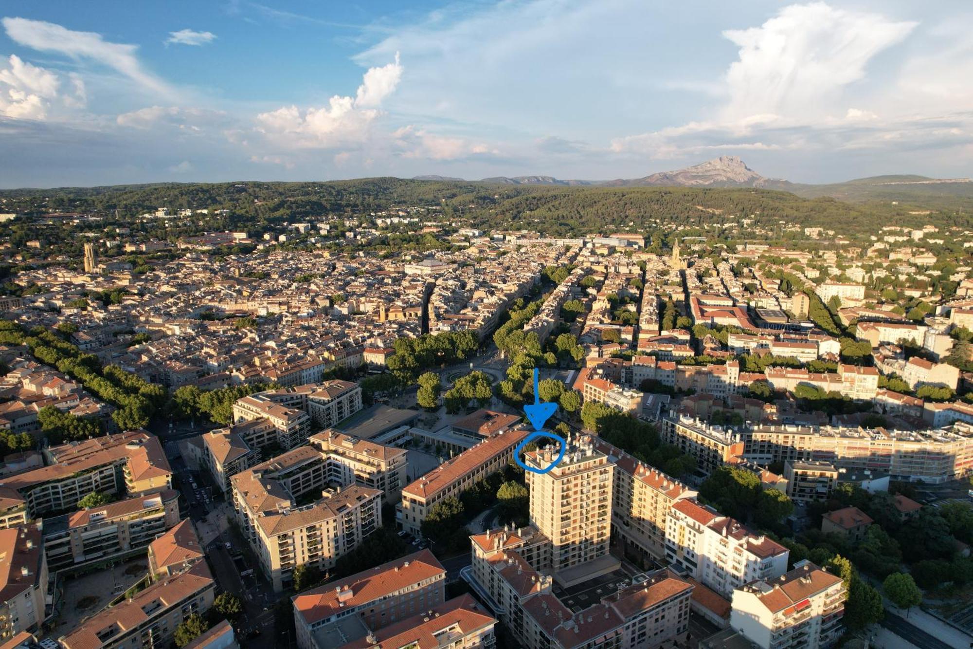 Aix Rooftop Luxe T2 - Hypercentre Rotonde - Terrasse - Vue - Parking